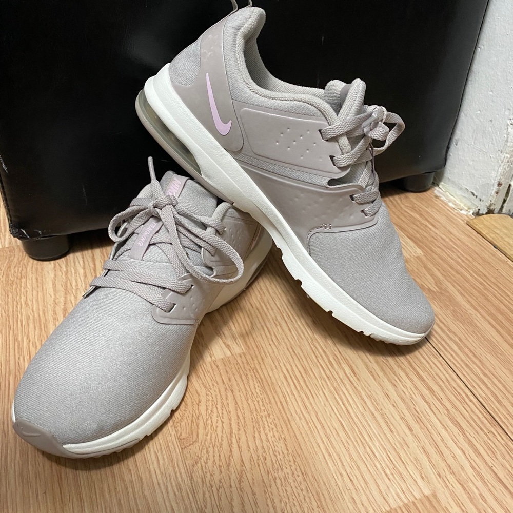 Nike Air Bella TR